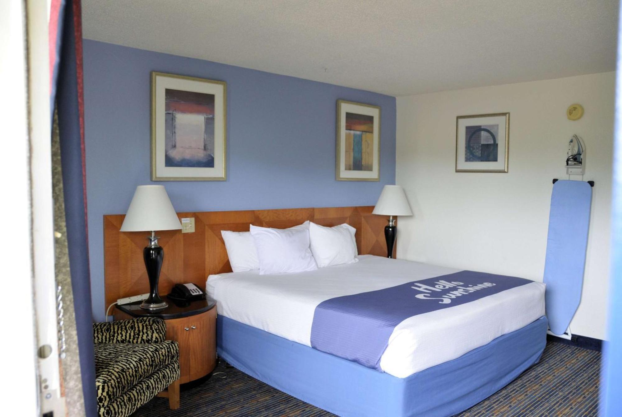 Days Inn By Wyndham Luray Shenandoah Exterior photo