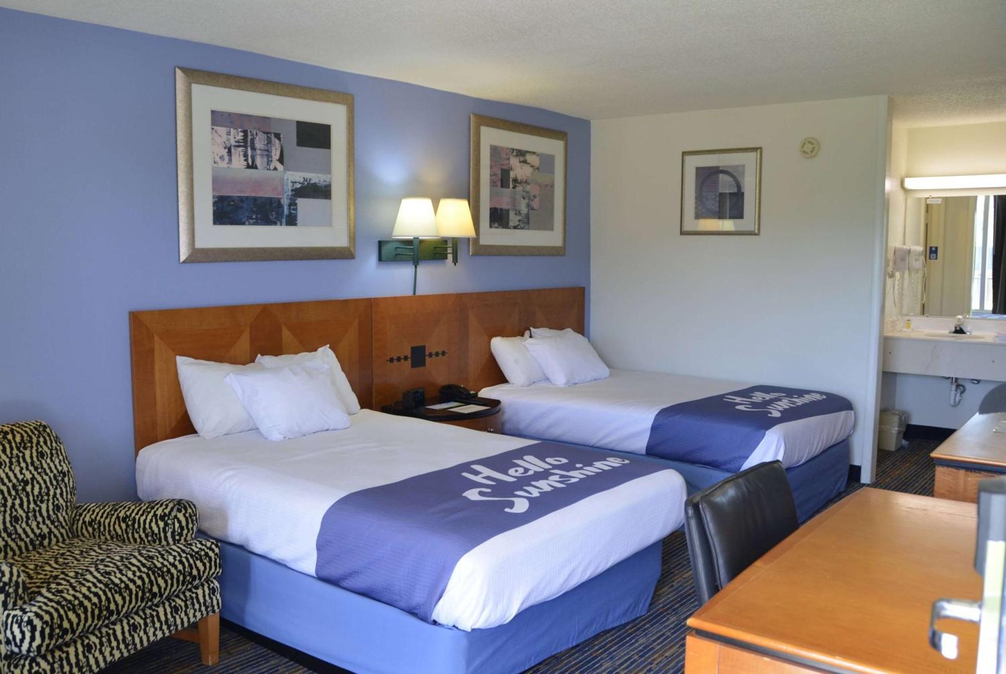 Days Inn By Wyndham Luray Shenandoah Exterior photo