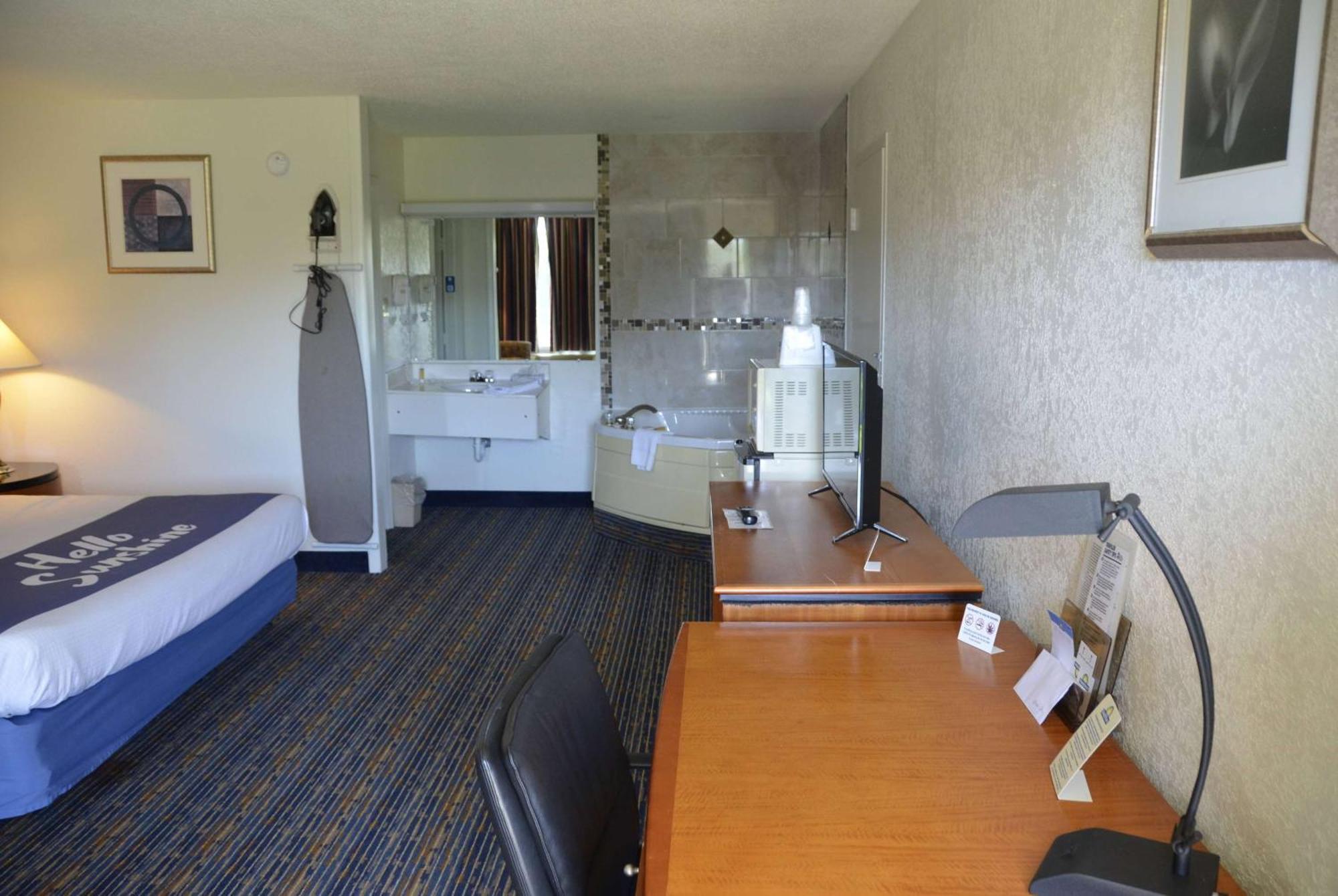 Days Inn By Wyndham Luray Shenandoah Exterior photo