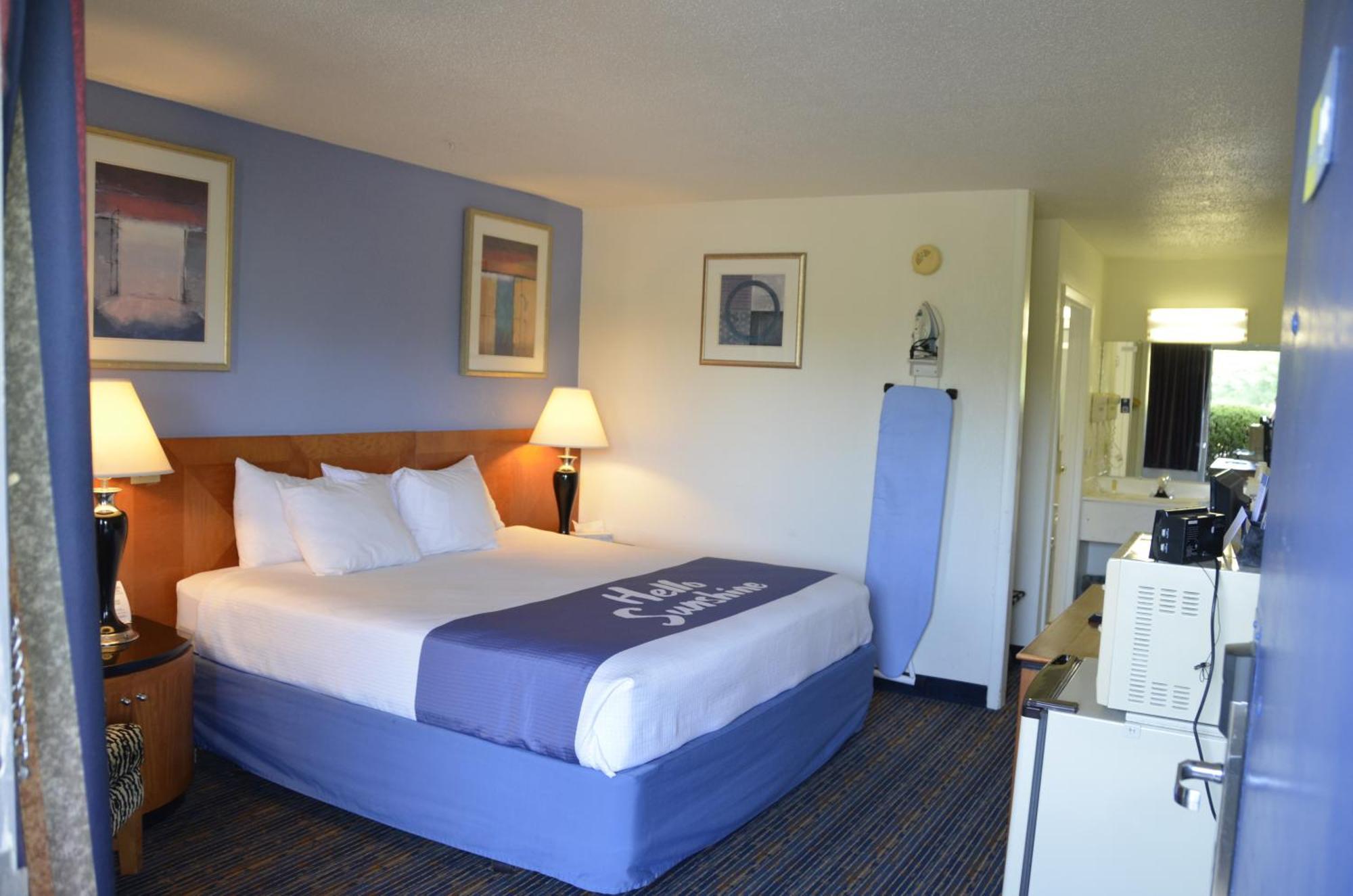 Days Inn By Wyndham Luray Shenandoah Exterior photo