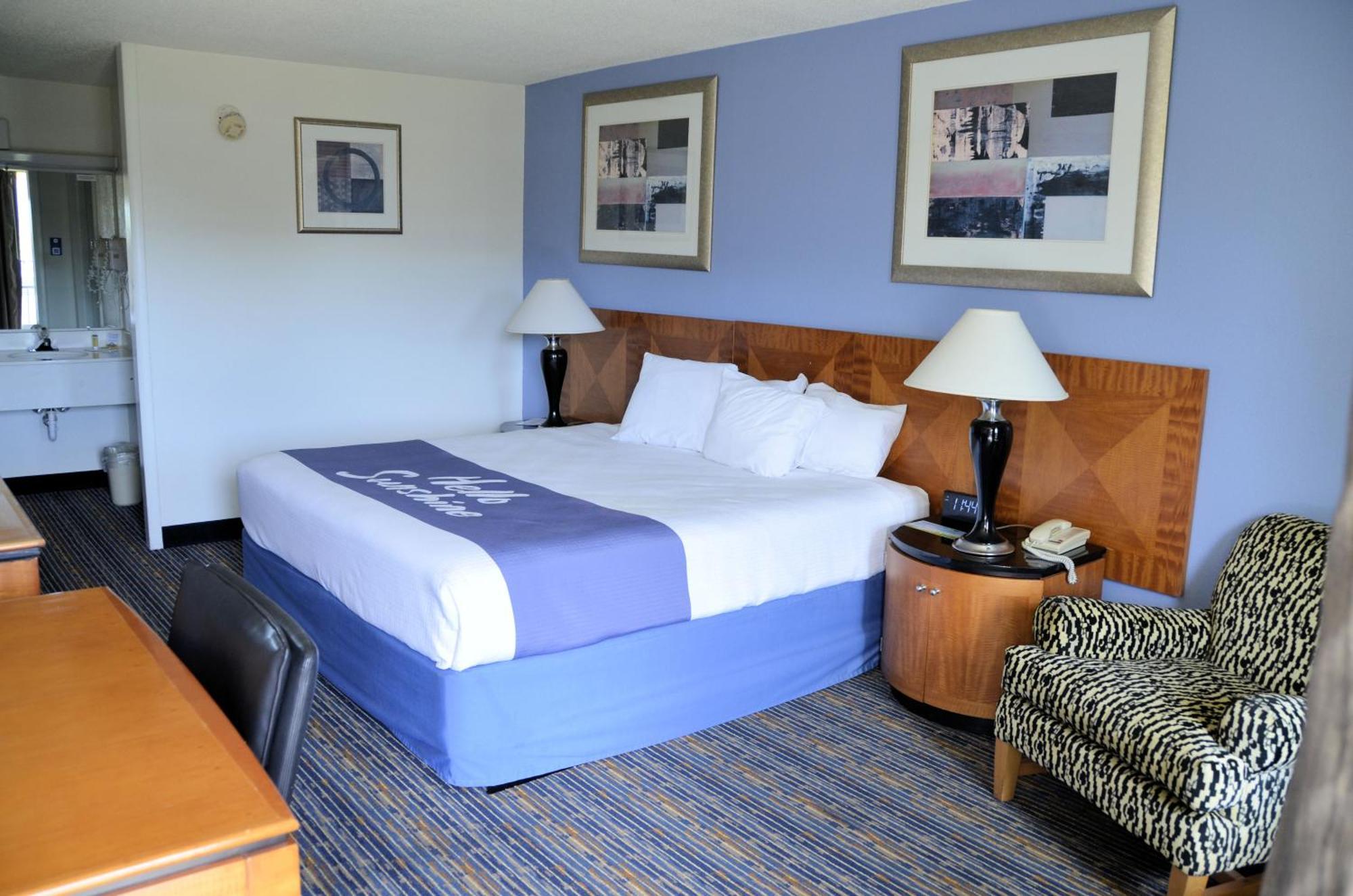 Days Inn By Wyndham Luray Shenandoah Exterior photo
