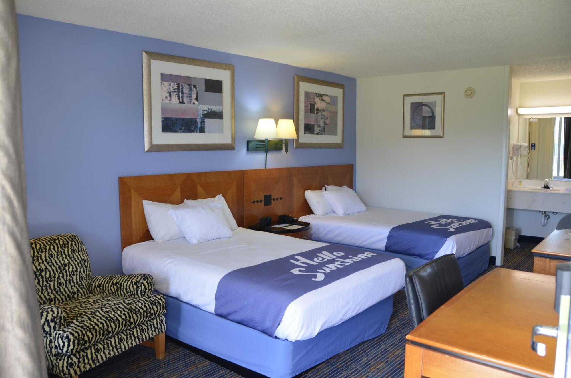 Days Inn By Wyndham Luray Shenandoah Exterior photo